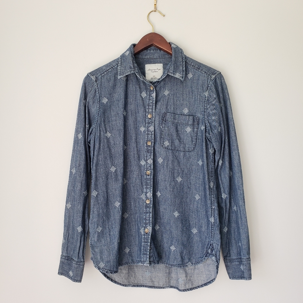 American Eagle Outfitters Chambray Denim Button Up